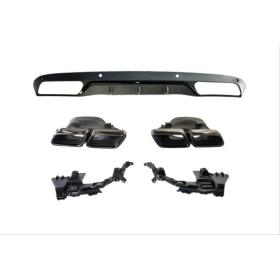 Mercedes W205 C63 Sedan Siyah Difüzör Siyah Egzoz Seti