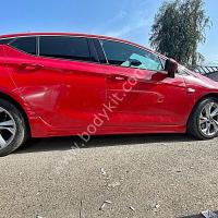 Opel Astra K Uyumlu Yedek Parça Delikli Marşpiyel