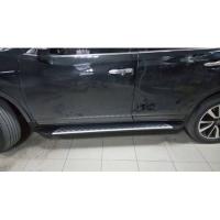 Nissan X-Trail Noktalı OEM Stil Yan Basamak