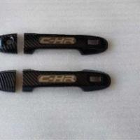 Toyota C-HR 2016-2019 Yazılı Kapı Kolu Kaplama Karbon